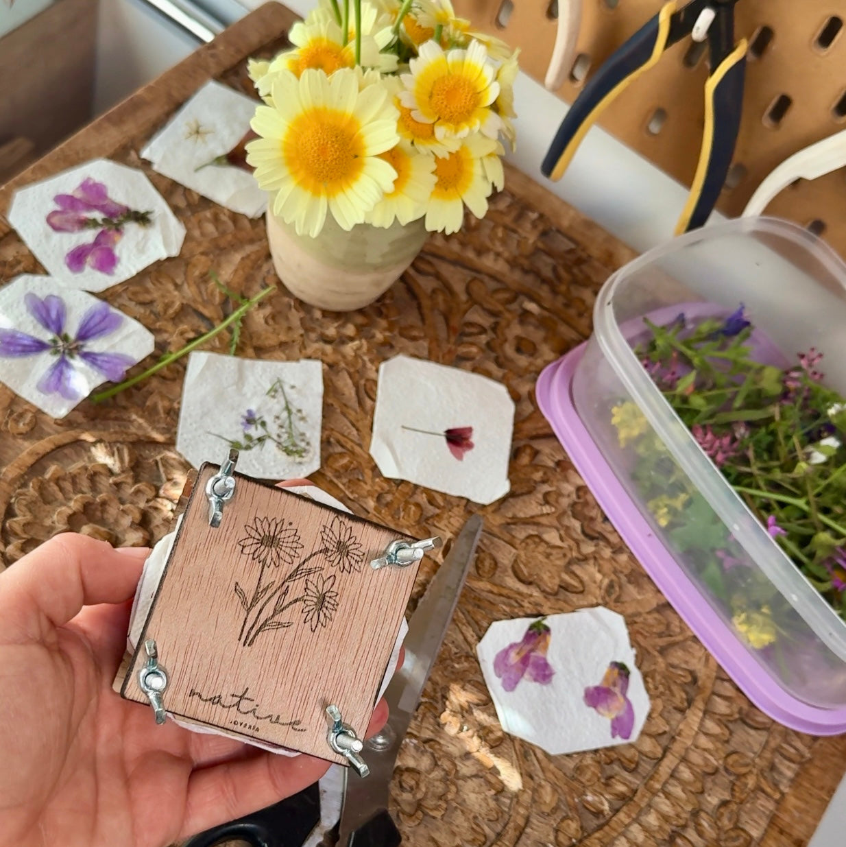 Prensa de flores artesanal